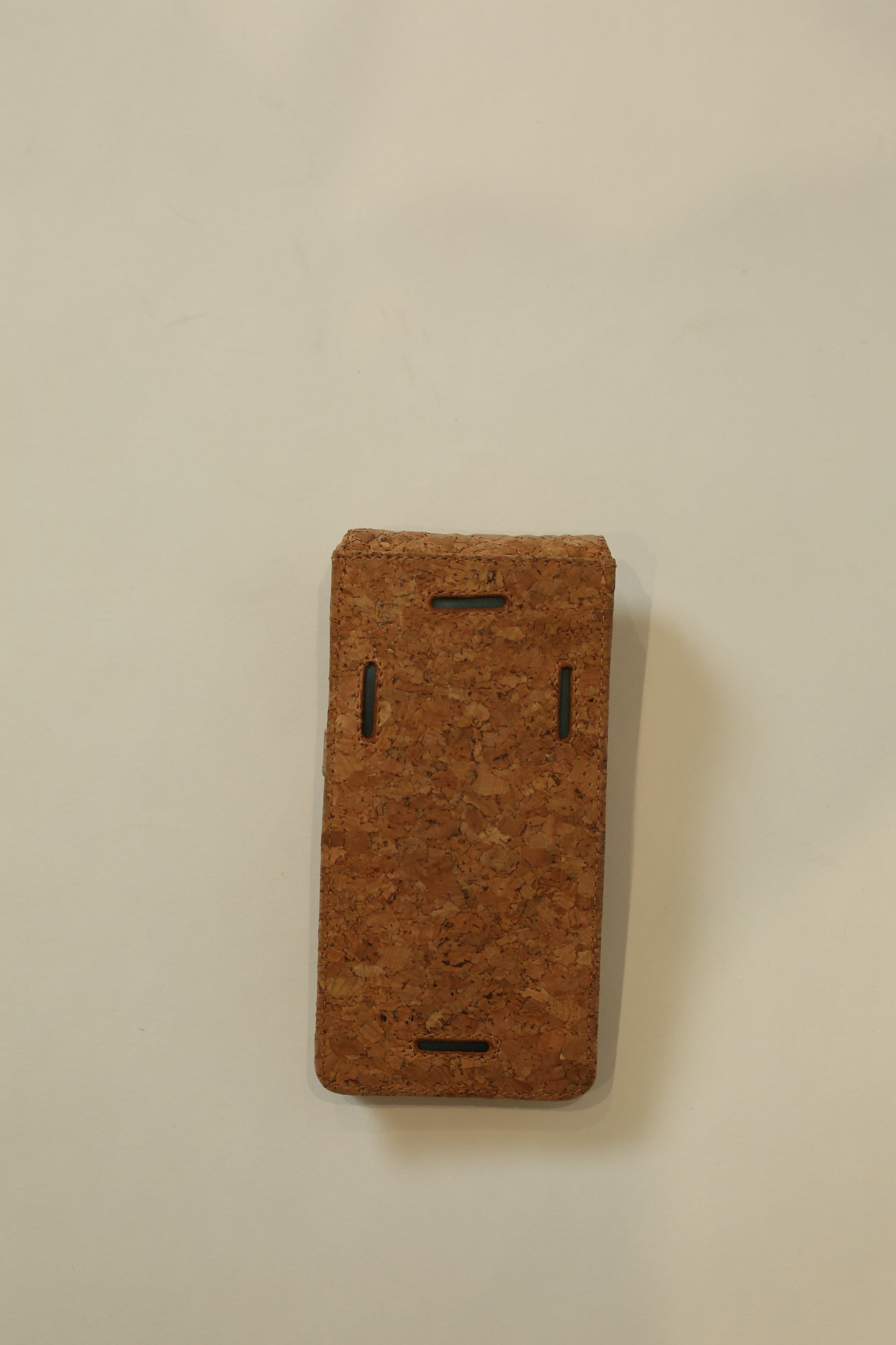 The OH V Birdy Phone Bag - Cork Beige